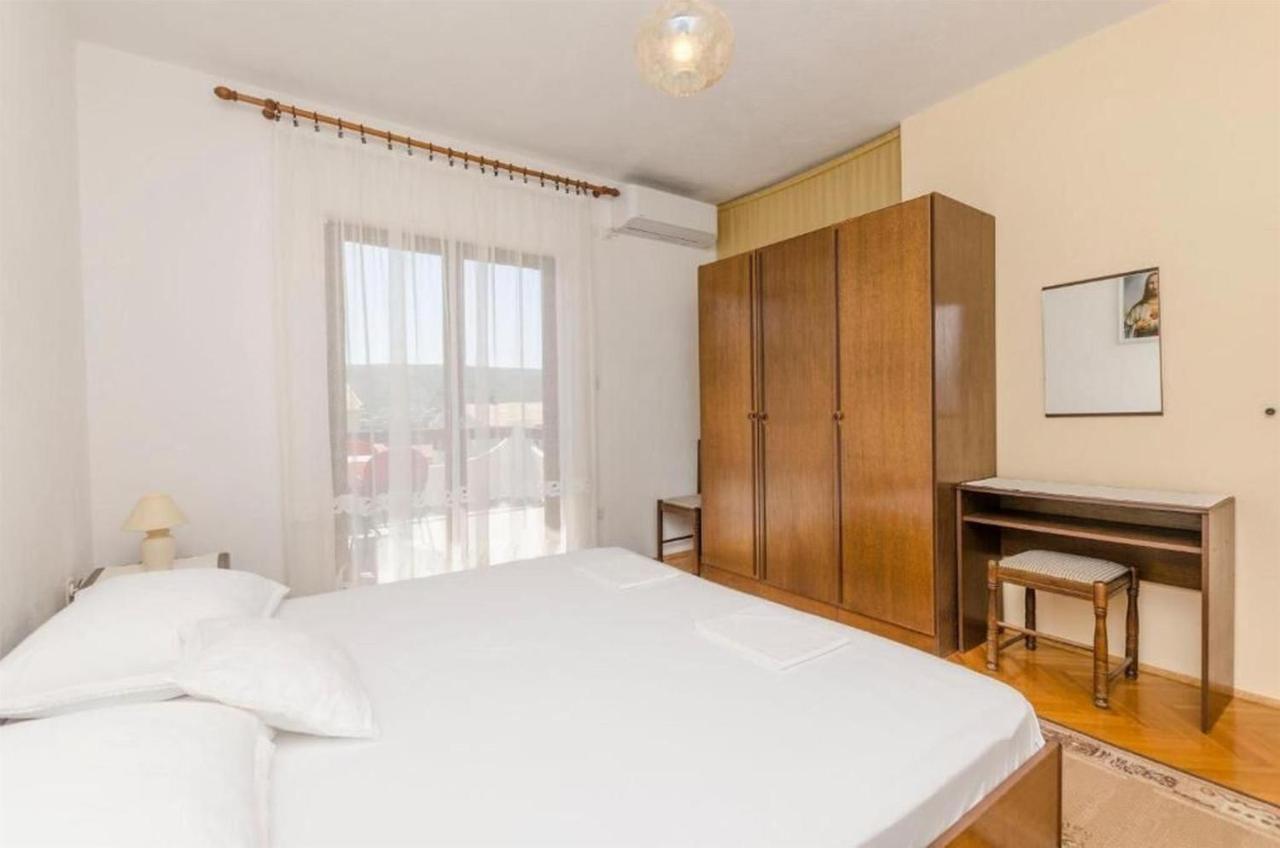 Apartments Spavalo باغ المظهر الخارجي الصورة
