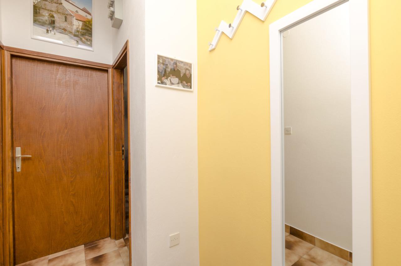Apartments Spavalo باغ المظهر الخارجي الصورة