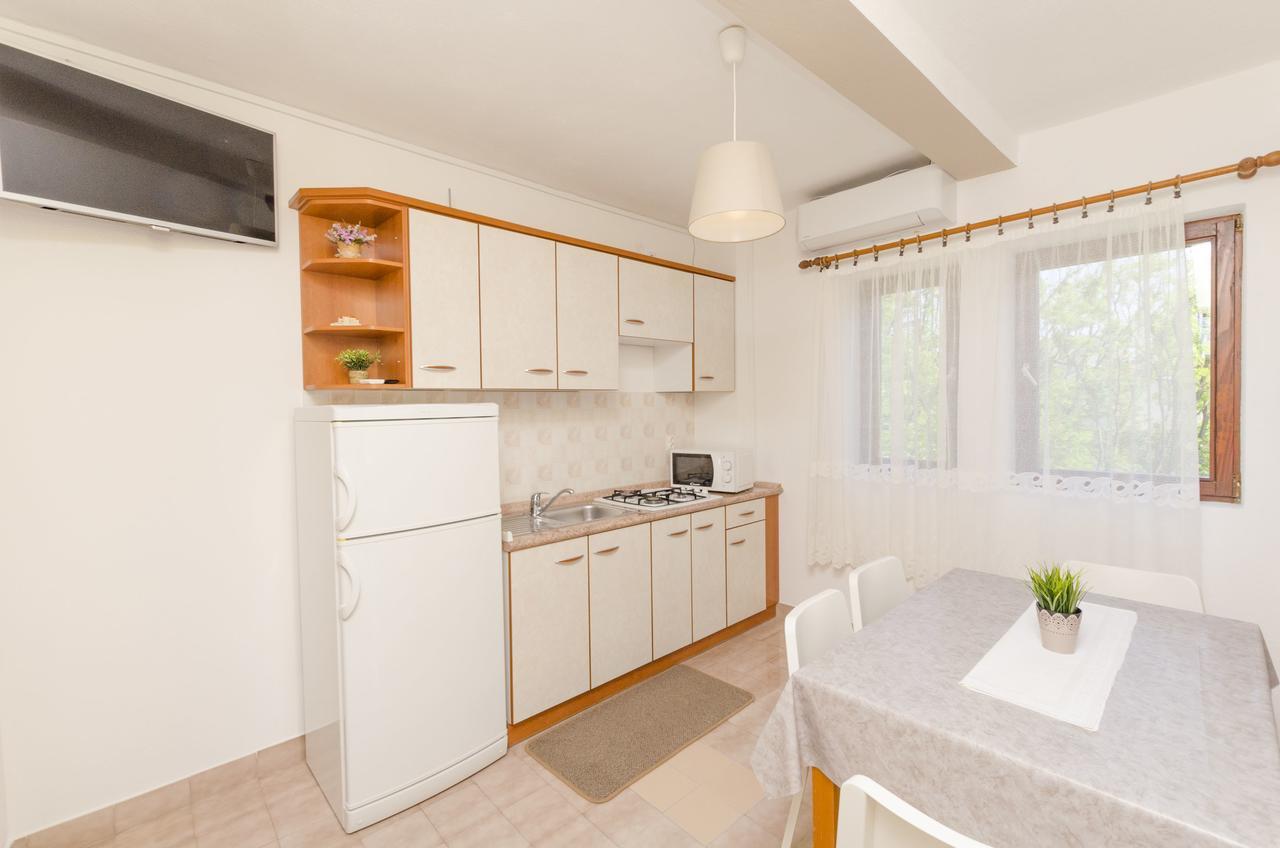Apartments Spavalo باغ المظهر الخارجي الصورة