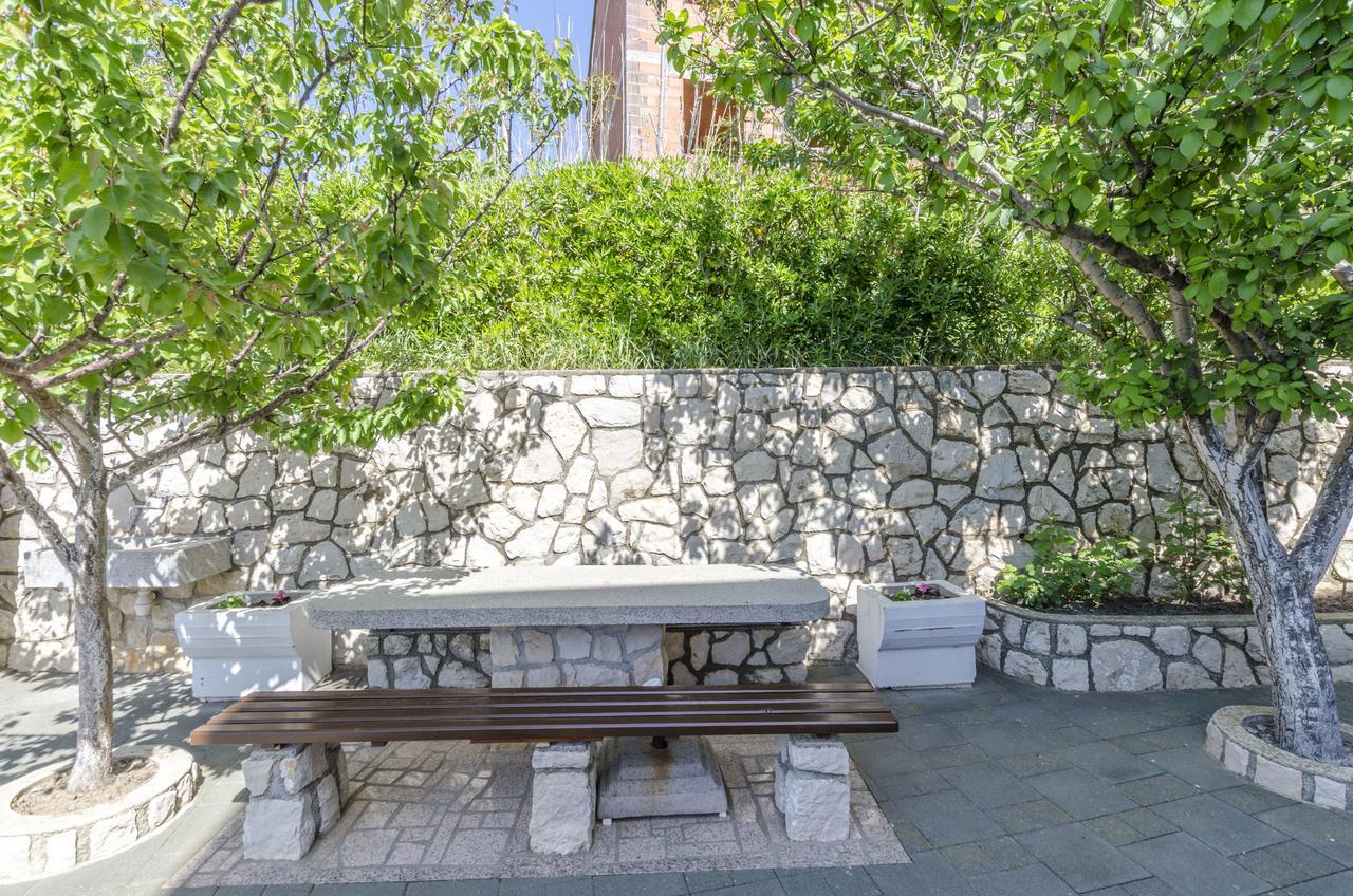 Apartments Spavalo باغ المظهر الخارجي الصورة